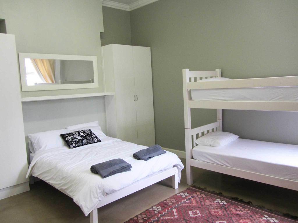 Observatory Backpackers Cape Town Room photo
